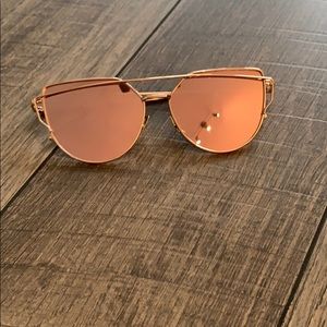 Rose Gold Mirror Aviator Sunglasses